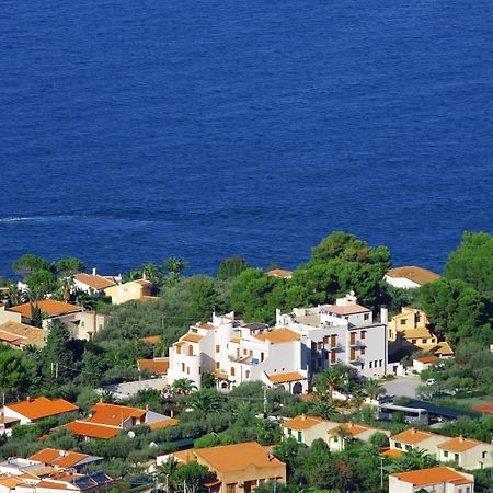 Hotel Baia Del Capitano Cefalu Bagian luar foto