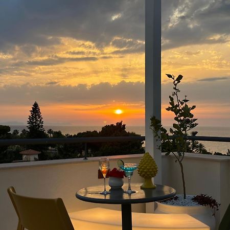 Hotel Baia Del Capitano Cefalu Bagian luar foto