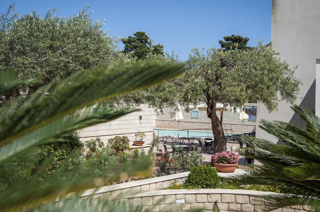 Hotel Baia Del Capitano Cefalu Bagian luar foto