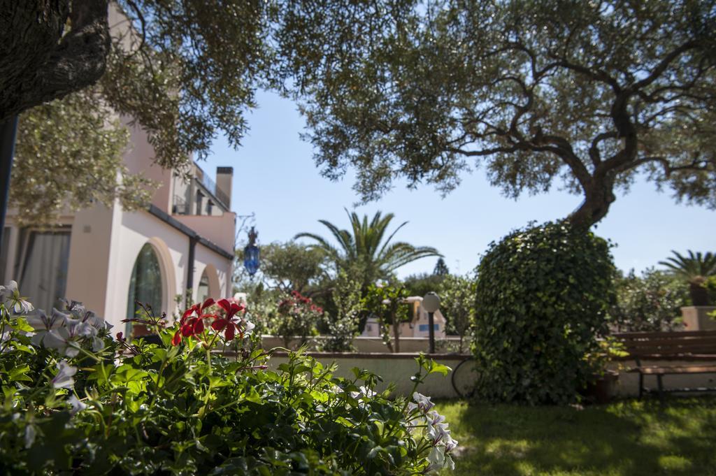 Hotel Baia Del Capitano Cefalu Bagian luar foto